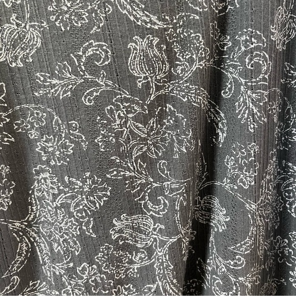 Lucky Brand XS Gray Printed Floers Elastic Sleeve V-Neck Women - Picture 6 of 16